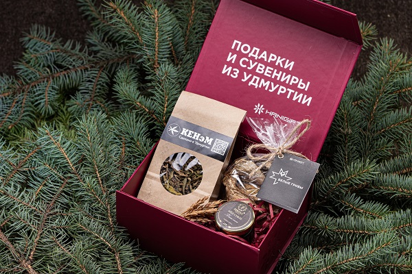 Новогодний фирменный набор Дары удмуртского леса 2.jpg Новогодний фирменный набор Дары удмуртского леса 2.jpg