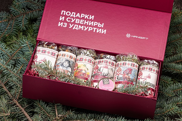 Новогодний фирменный набор Удмуртское чайное ассорти 1.jpg Новогодний фирменный набор Удмуртское чайное ассорти 1.jpg