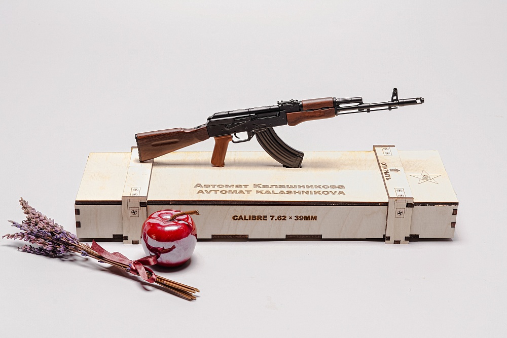 Макеты и реплики оружия