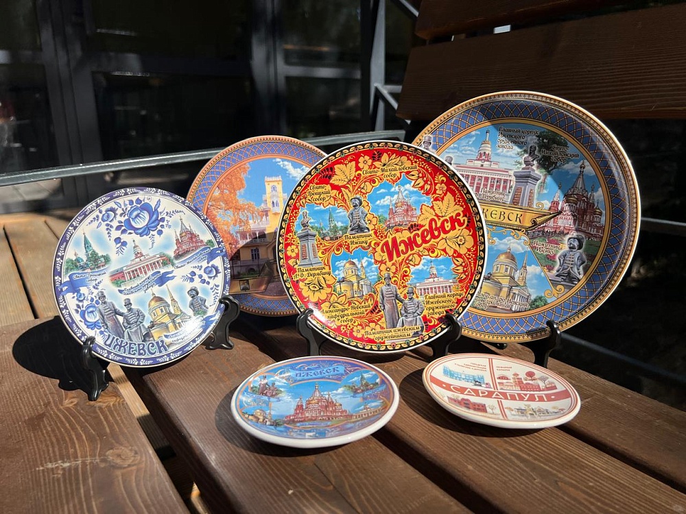 Тарелки сувенирные